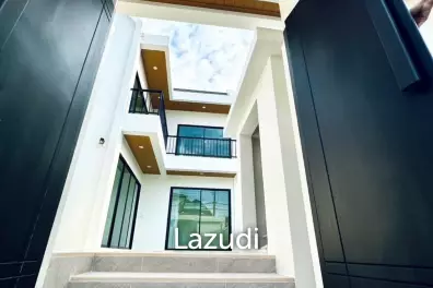 ์New 3-Bedroom Pool Villa In Rawai