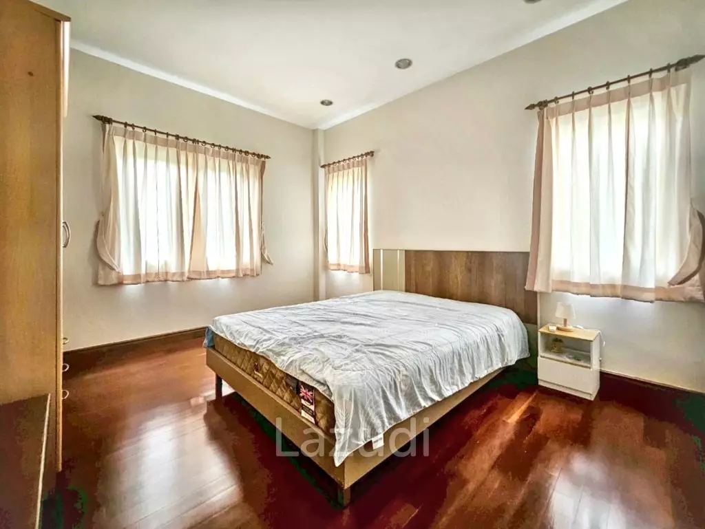 4 Bed 3 Bath 350 House in Phatthanakan 32
