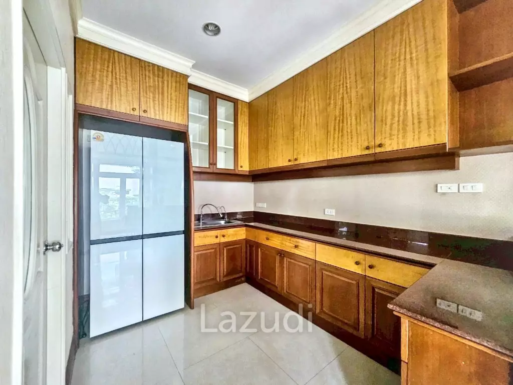 4 Bed 3 Bath 350 House in Phatthanakan 32