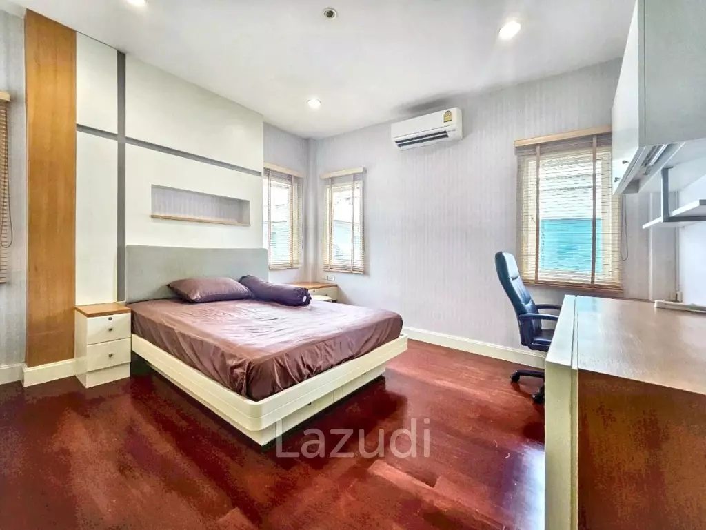 4 Bed 3 Bath 350 House in Phatthanakan 32