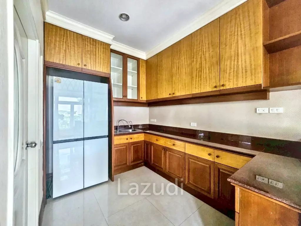 4 Bed 3 Bath 350 House in Phatthanakan 32