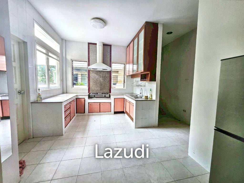 4 Bed 3 Bath 350 House in Phatthanakan 32