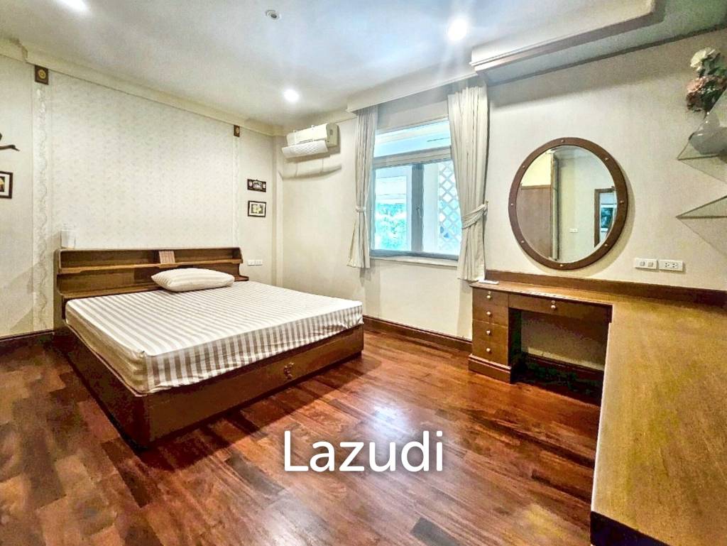 4 Bed 3 Bath 350 House in Phatthanakan 32