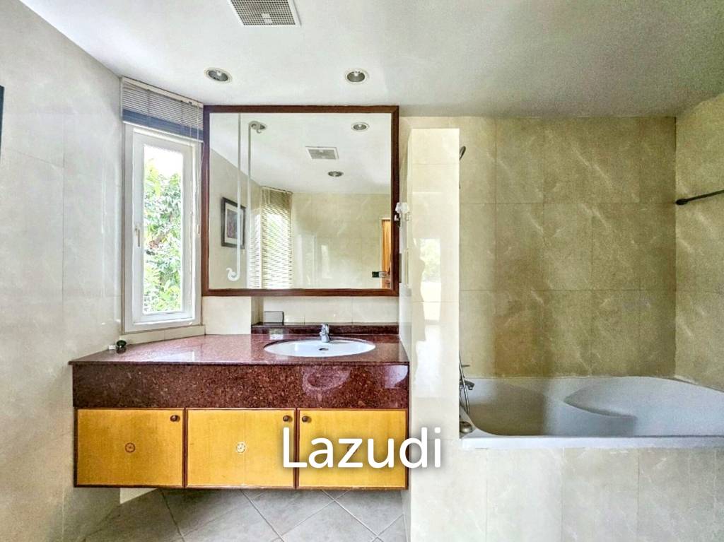 4 Bed 3 Bath 350 House in Phatthanakan 32
