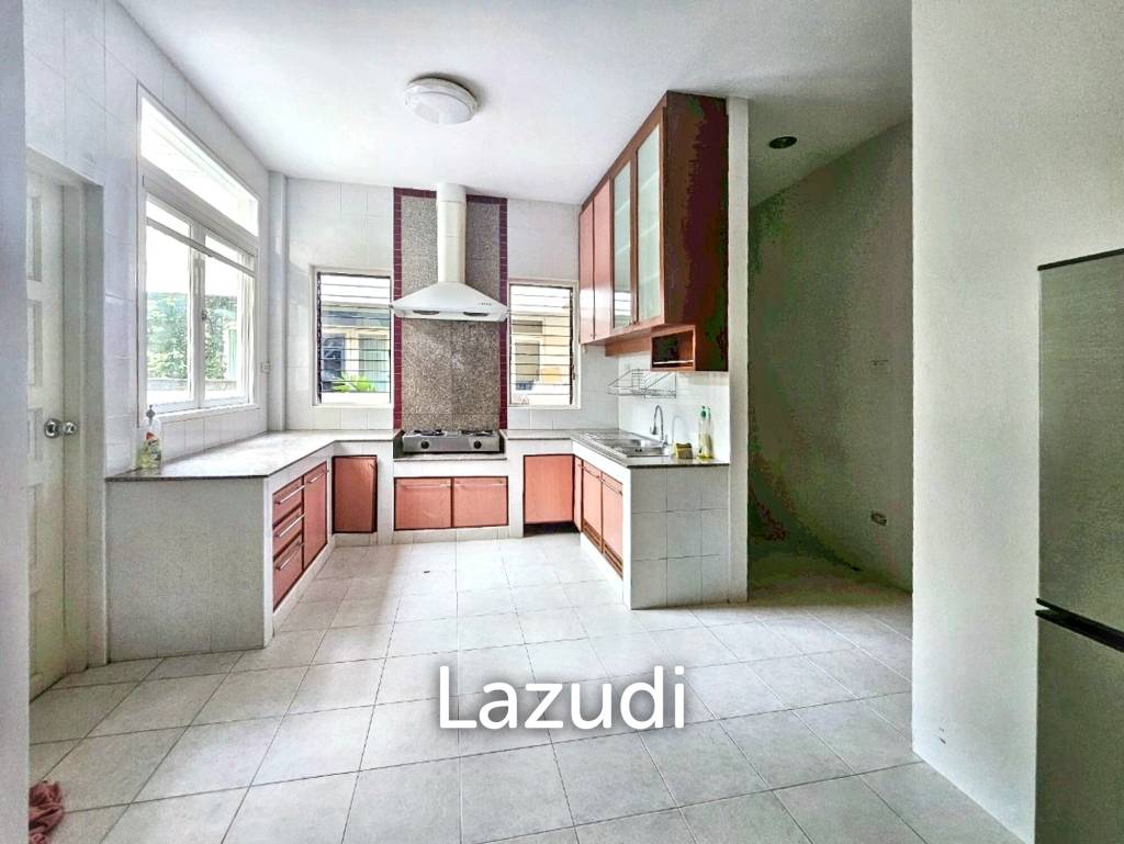 4 Bed 3 Bath 350 House in Phatthanakan 32
