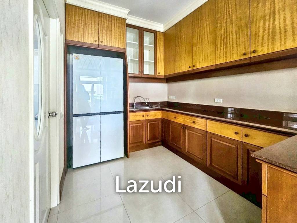 4 Bed 3 Bath 350 House in Phatthanakan 32