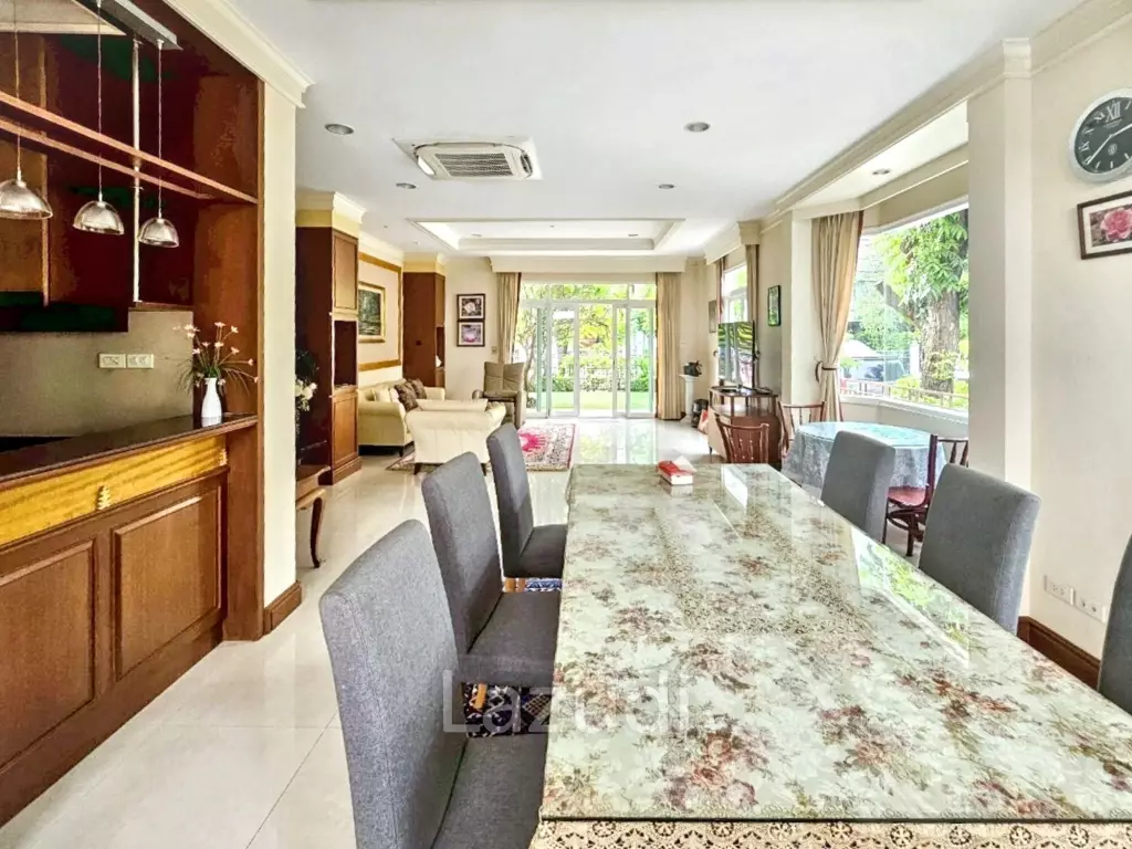 4 Bed 3 Bath 350 House in Phatthanakan 32