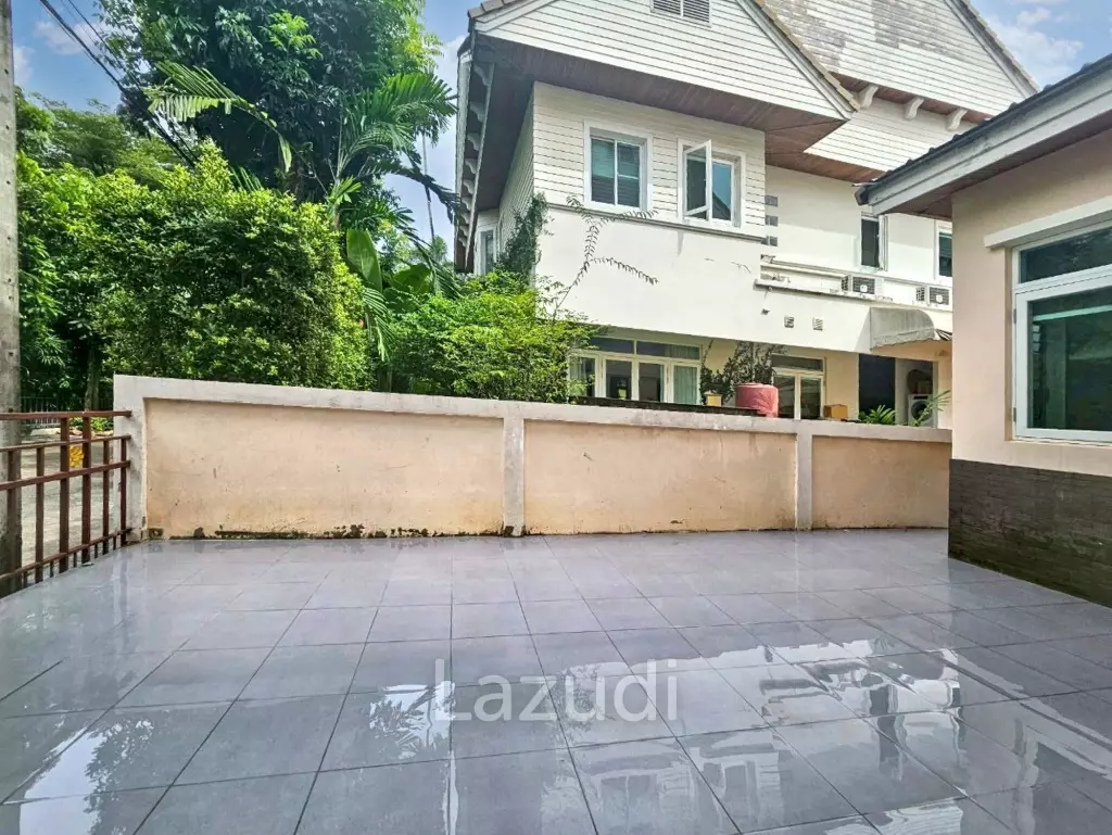 4 Bed 3 Bath 350 House in Phatthanakan 32