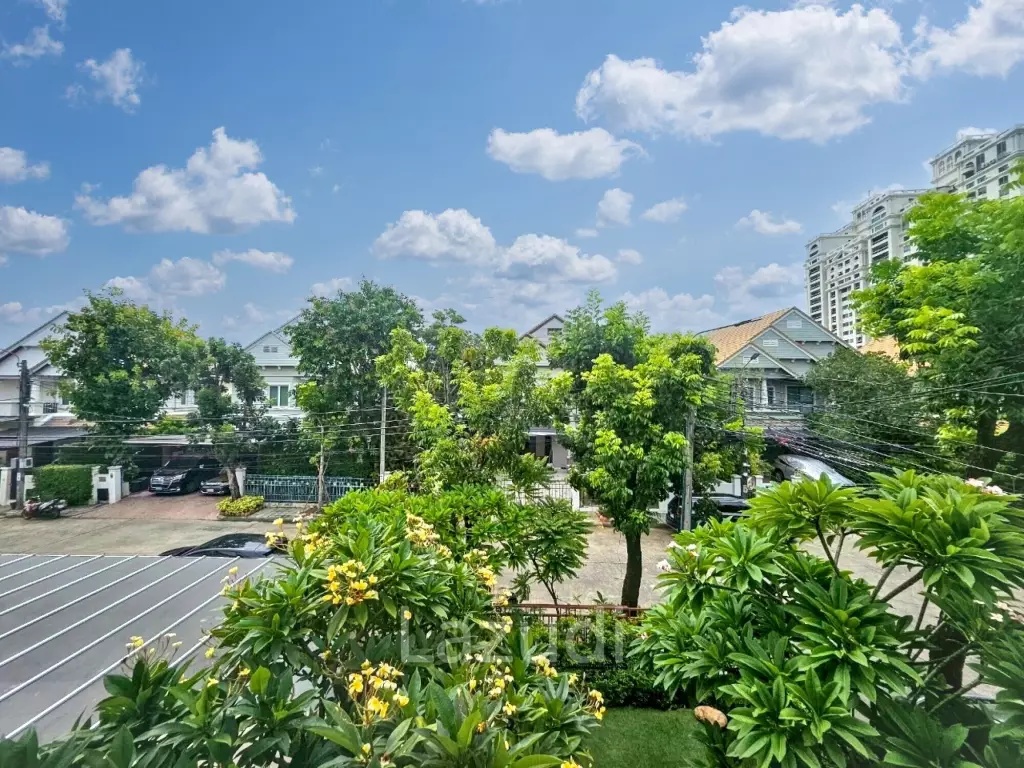 4 Bed 3 Bath 350 House in Phatthanakan 32