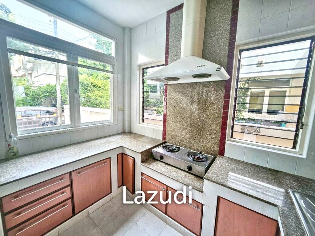 4 Bed 3 Bath 350 House in Phatthanakan 32