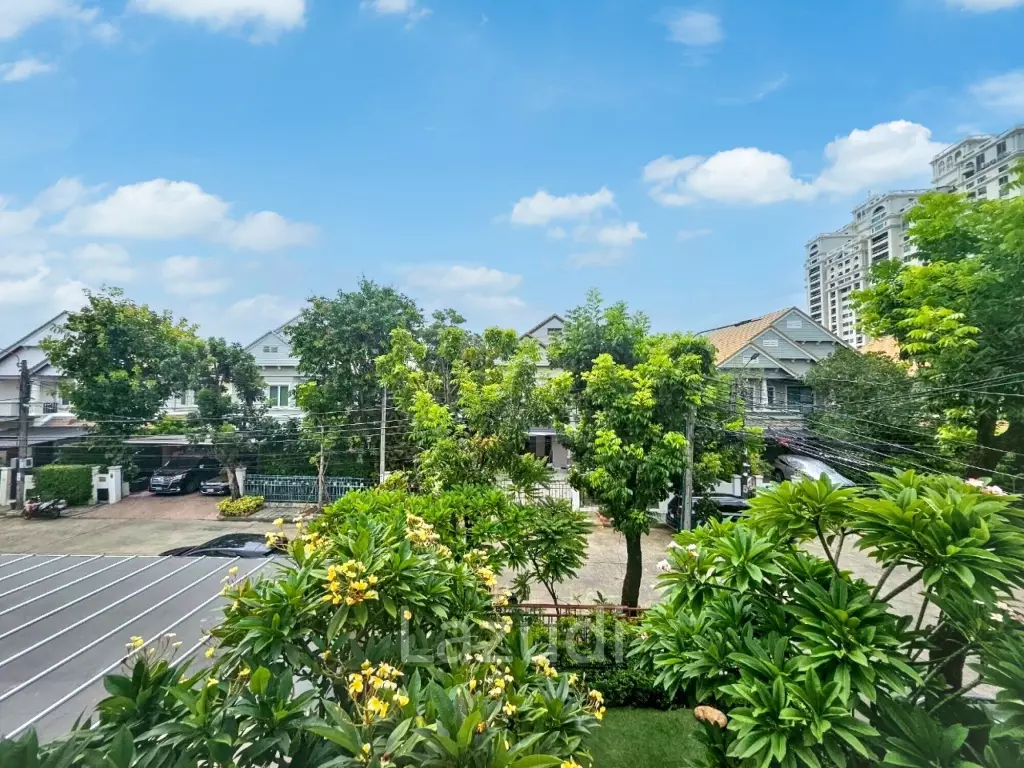 4 Bed 3 Bath 350 House in Phatthanakan 32