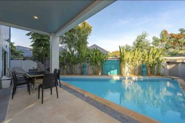 Contemporary 4-Bedroom Villa with Solar Power In Rawai