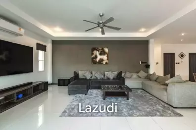 Contemporary 4-Bedroom Villa with Solar Power In Rawai