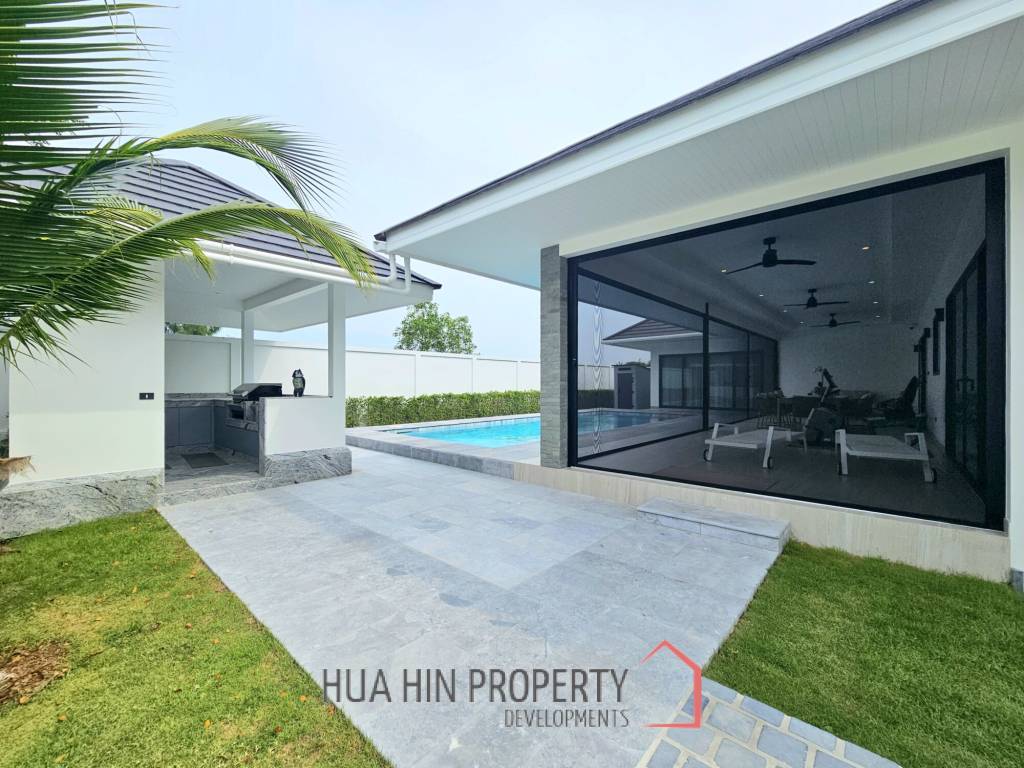 THE CLOUD 2 : Modern Luxury 3 Bedroom Villa With Pool