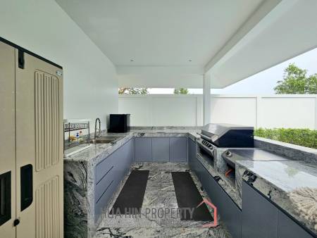 THE CLOUD 2 : Modern Luxury 3 Bedroom Villa With Pool