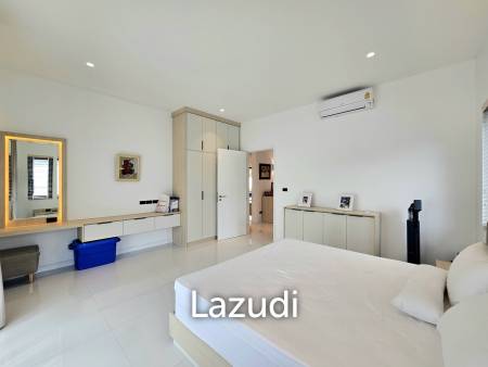 THE CLOUD 2 : Modern Luxury 3 Bedroom Villa With Pool