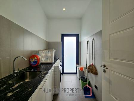 THE CLOUD 2 : Modern Luxury 3 Bedroom Villa With Pool