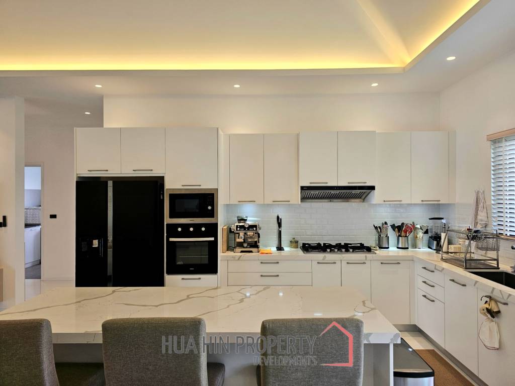 THE CLOUD 2 : Modern Luxury 3 Bedroom Villa With Pool
