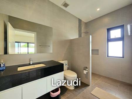 THE CLOUD 2 : Modern Luxury 3 Bedroom Villa With Pool