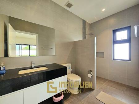 วิลลา 3 ห้องนอนสไตล์โมเดิร์นเรียบหรูที่ The Clouds 2