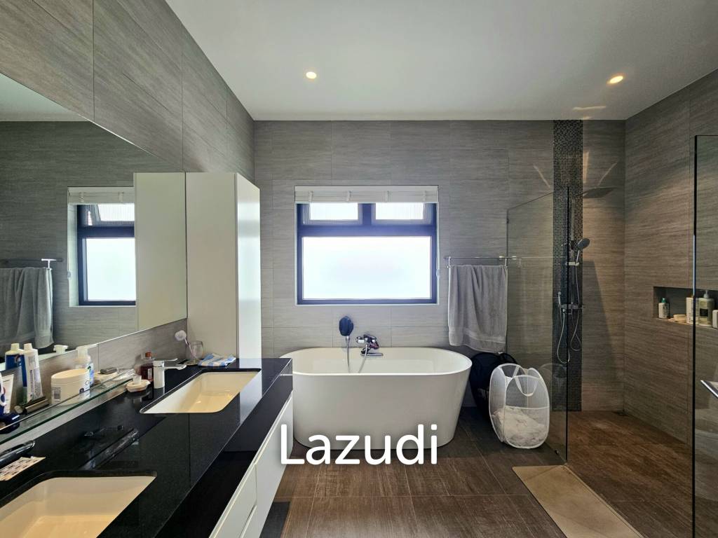 THE CLOUD 2 : Modern Luxury 3 Bedroom Villa With Pool
