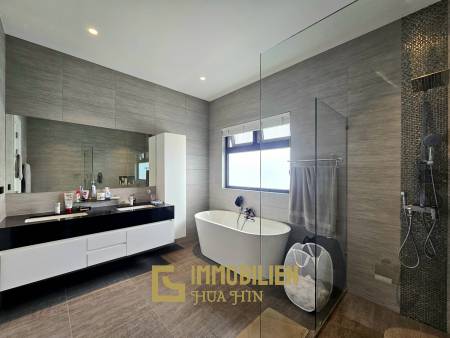 วิลลา 3 ห้องนอนสไตล์โมเดิร์นเรียบหรูที่ The Clouds 2