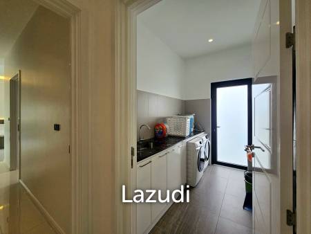 THE CLOUD 2 : Modern Luxury 3 Bedroom Villa With Pool