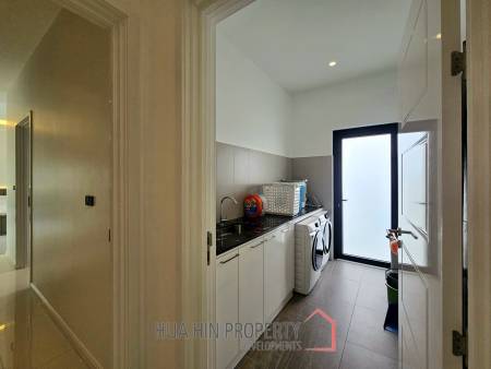 THE CLOUD 2 : Modern Luxury 3 Bedroom Villa With Pool