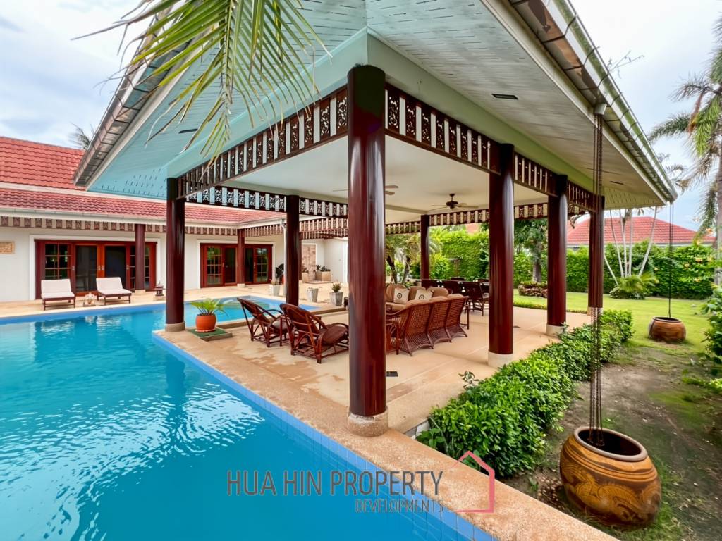 Luxurious 4-Bedroom Villa with Pool in Smart House Resort