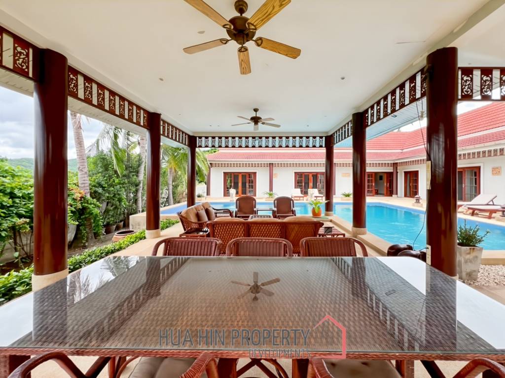 Luxurious 4-Bedroom Villa with Pool in Smart House Resort