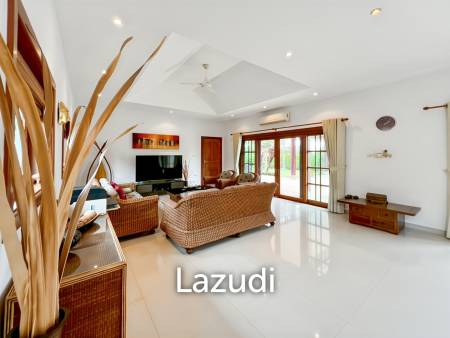 Luxurious 4-Bedroom Villa with Pool in Smart House Resort