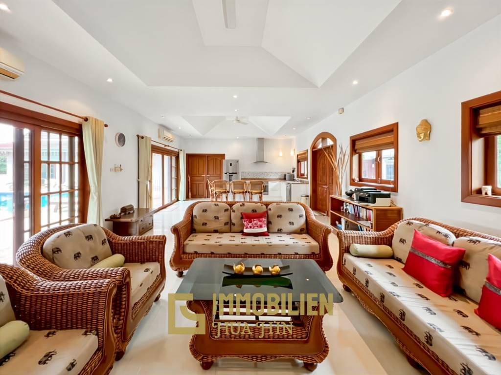 วิลล่า 4 ห้องนอนหรูในโครงการ Smart House Resort หัวหิน