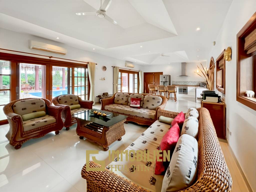 วิลล่า 4 ห้องนอนหรูในโครงการ Smart House Resort หัวหิน