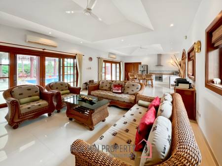 Luxurious 4-Bedroom Villa with Pool in Smart House Resort