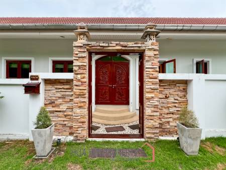Luxurious 4-Bedroom Villa with Pool in Smart House Resort