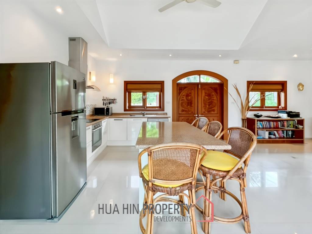 Luxurious 4-Bedroom Villa with Pool in Smart House Resort