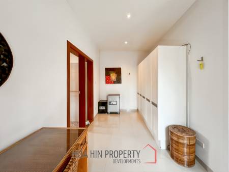 Luxurious 4-Bedroom Villa with Pool in Smart House Resort