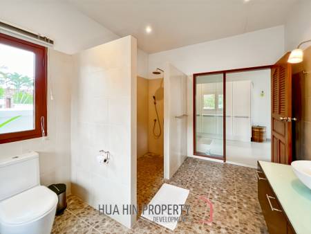 Luxurious 4-Bedroom Villa with Pool in Smart House Resort