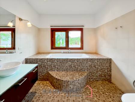Luxurious 4-Bedroom Villa with Pool in Smart House Resort