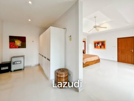 Luxurious 4-Bedroom Villa with Pool in Smart House Resort