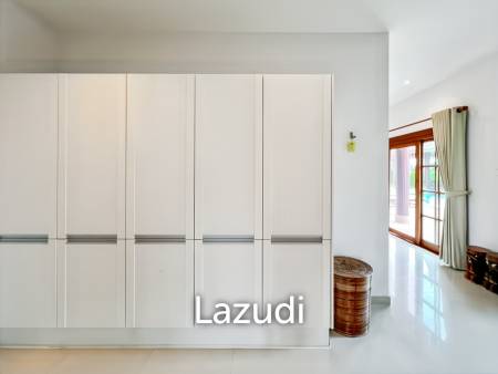 Luxurious 4-Bedroom Villa with Pool in Smart House Resort