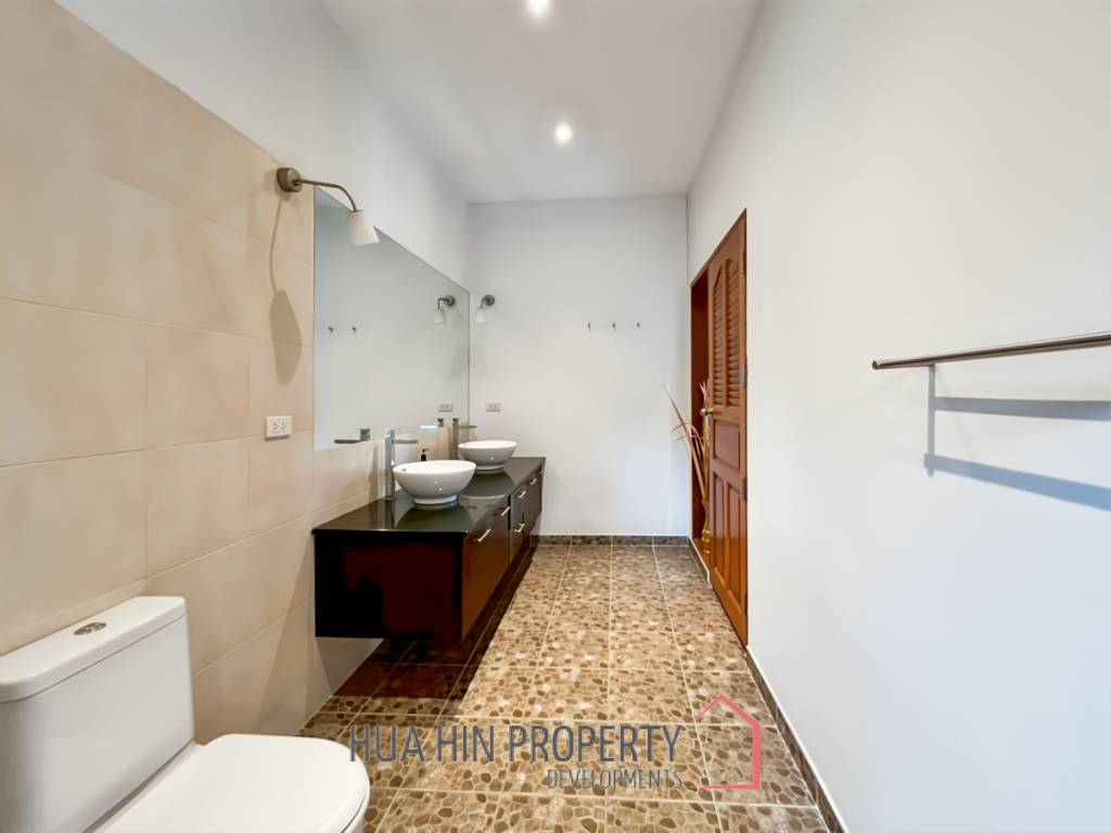 Luxurious 4-Bedroom Villa with Pool in Smart House Resort