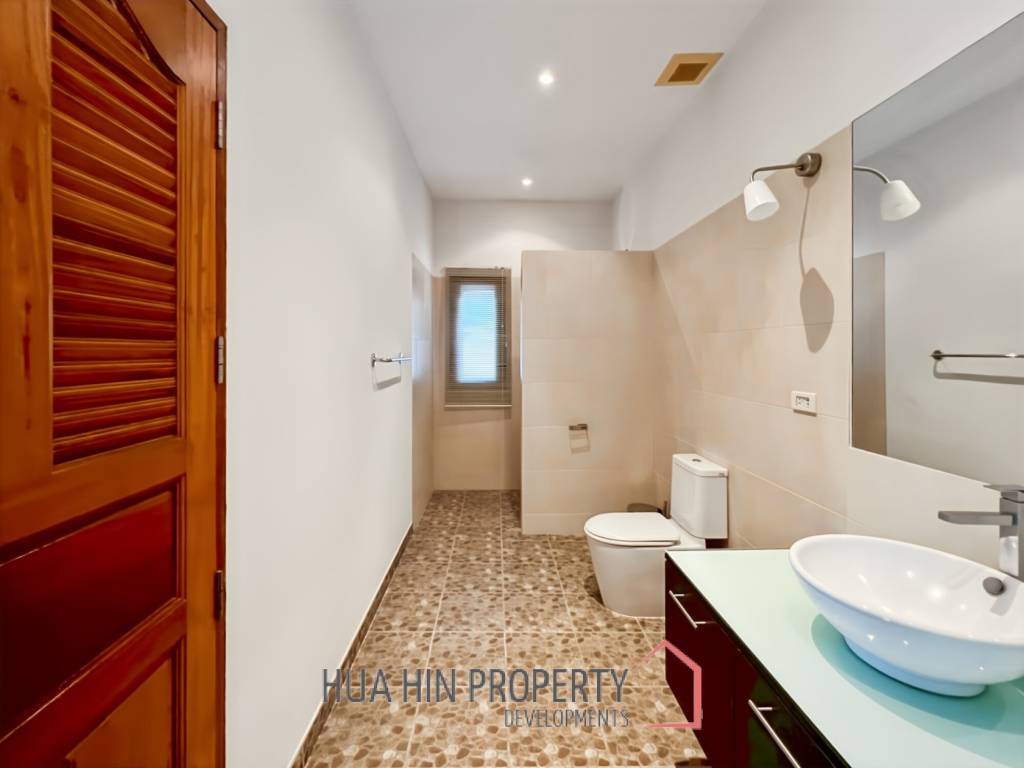 Luxurious 4-Bedroom Villa with Pool in Smart House Resort