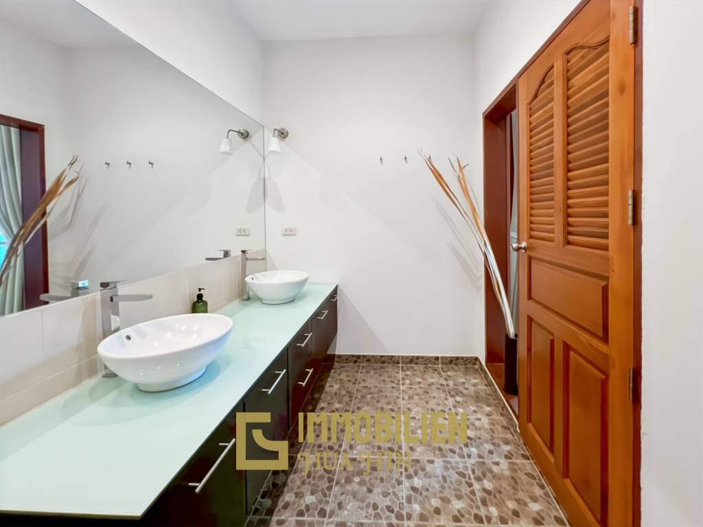 วิลล่า 4 ห้องนอนหรูในโครงการ Smart House Resort หัวหิน
