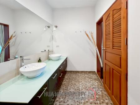 Luxurious 4-Bedroom Villa with Pool in Smart House Resort