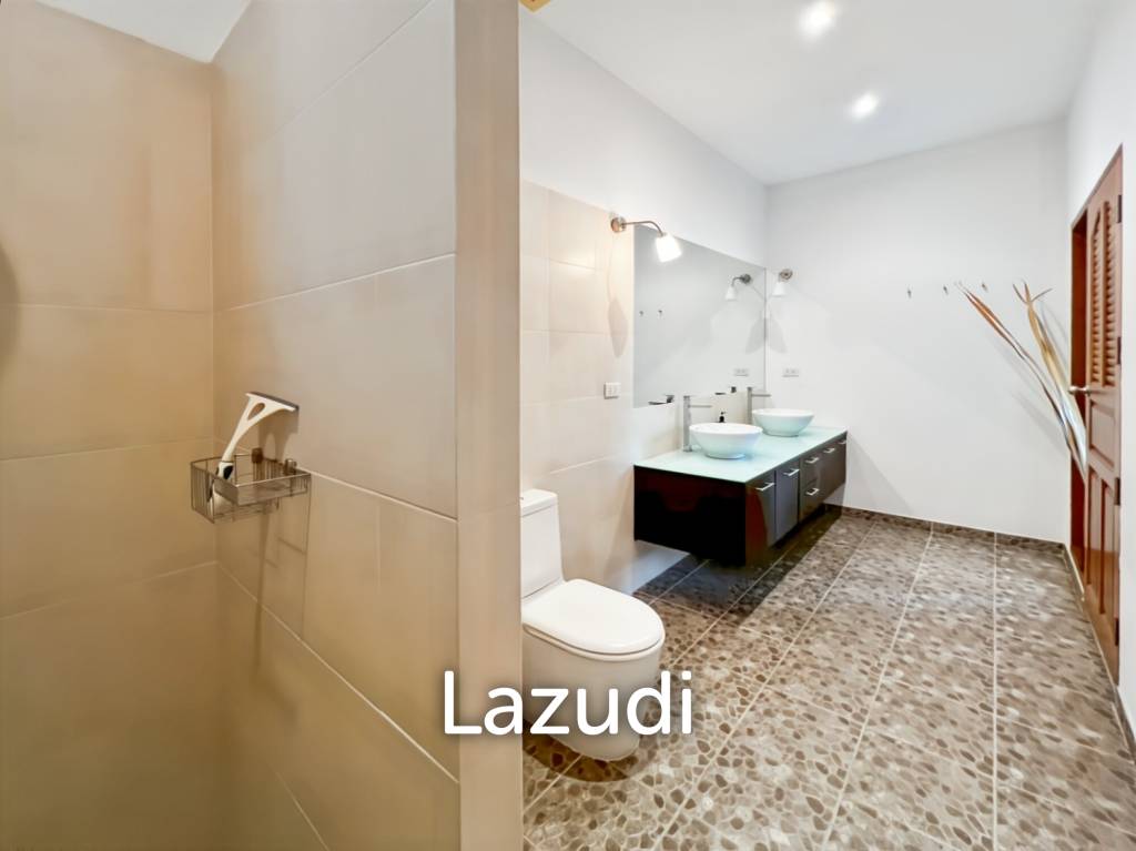 Luxurious 4-Bedroom Villa with Pool in Smart House Resort
