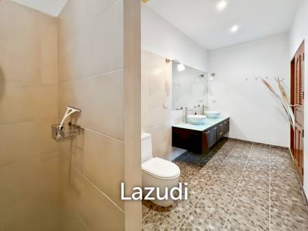 Luxurious 4-Bedroom Villa with Pool in Smart House Resort