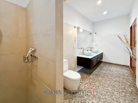 Luxurious 4-Bedroom Villa with Pool in Smart House Resort