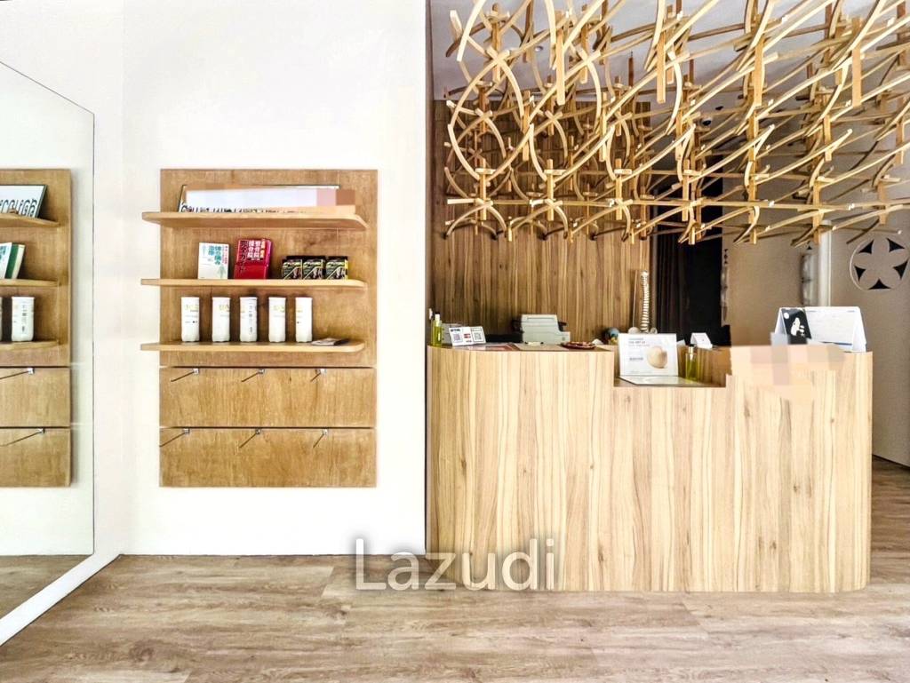 180sqm Retail/Clinic Space on Sukhumvit 22 — Ground Floor of Luxury Hotel with Heavy Foot Traffic