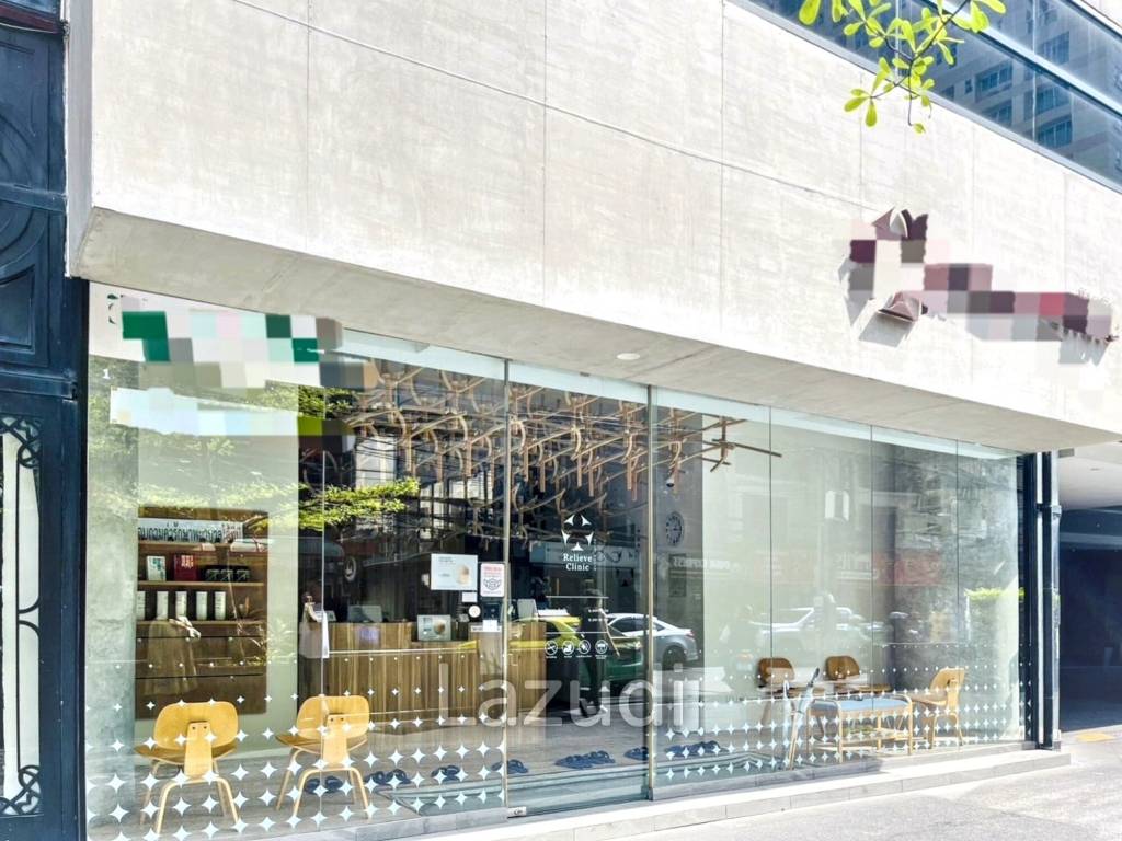 180sqm Retail/Clinic Space on Sukhumvit 22 — Ground Floor of Luxury Hotel with Heavy Foot Traffic